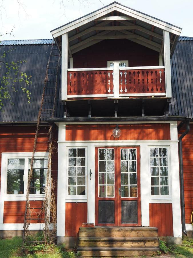 Orsastuguthyrning-Kyrkbyn Villa Buitenkant foto