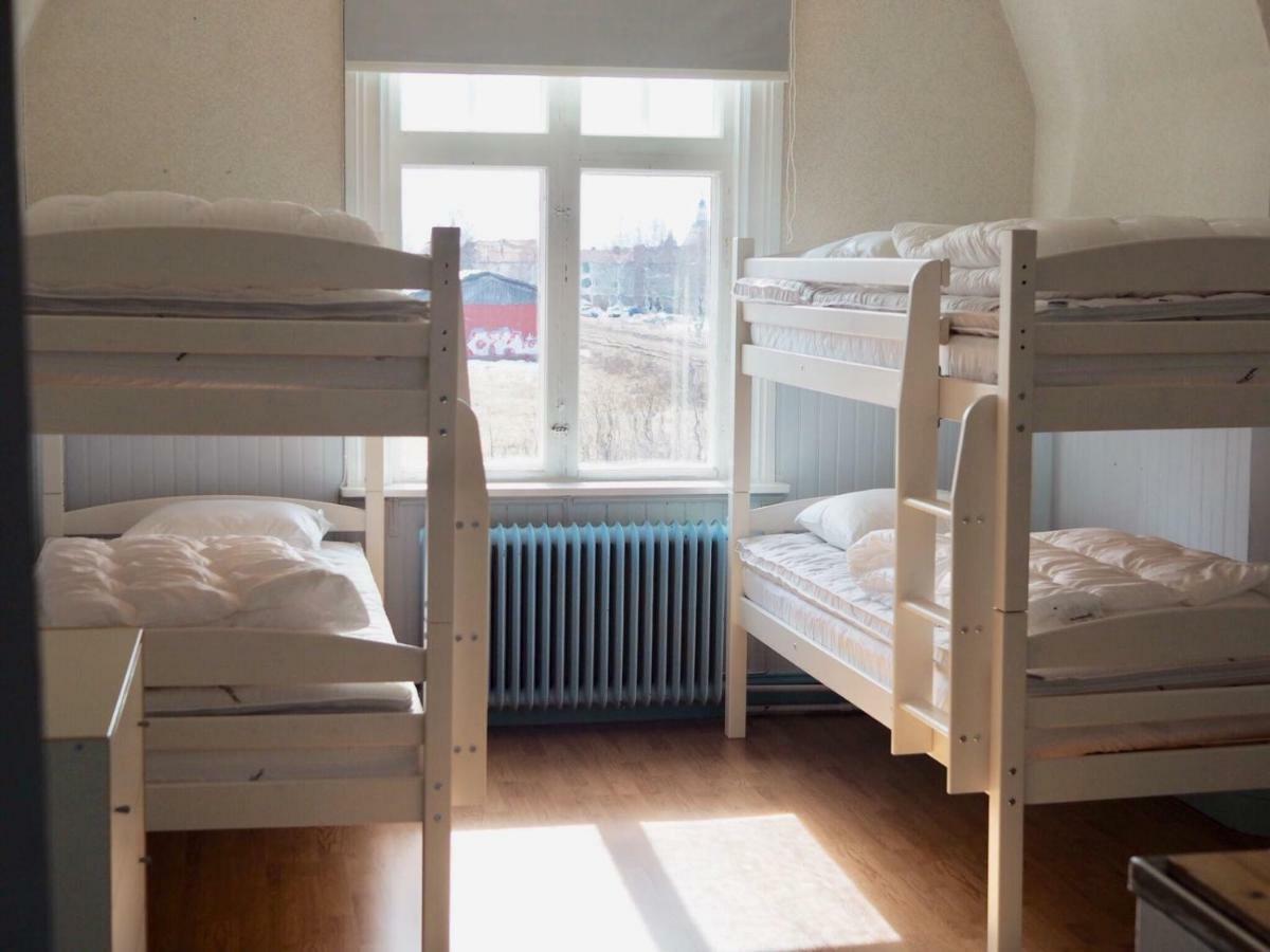 Orsastuguthyrning-Kyrkbyn Villa Buitenkant foto