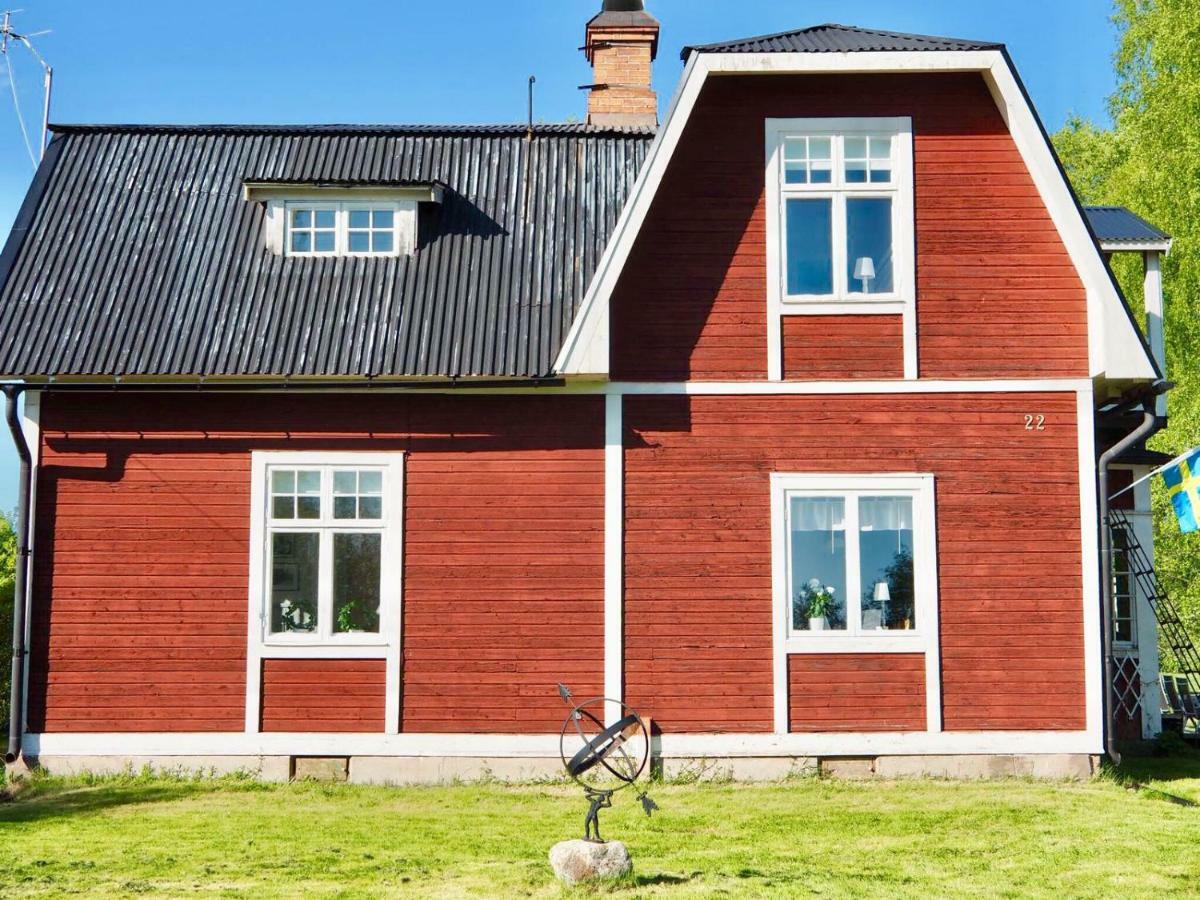 Orsastuguthyrning-Kyrkbyn Villa Buitenkant foto